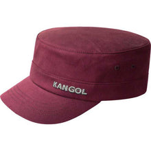 Cargar imagen en el visor de la galería, GORRA MILITAR FLEXFIT DE SARGA DE ALGODÓN