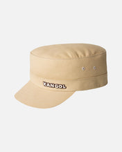 Cargar imagen en el visor de la galería, GORRA MILITAR FLEXFIT DE SARGA DE ALGODÓN
